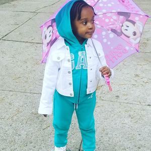 Meet your Posher, Ebony